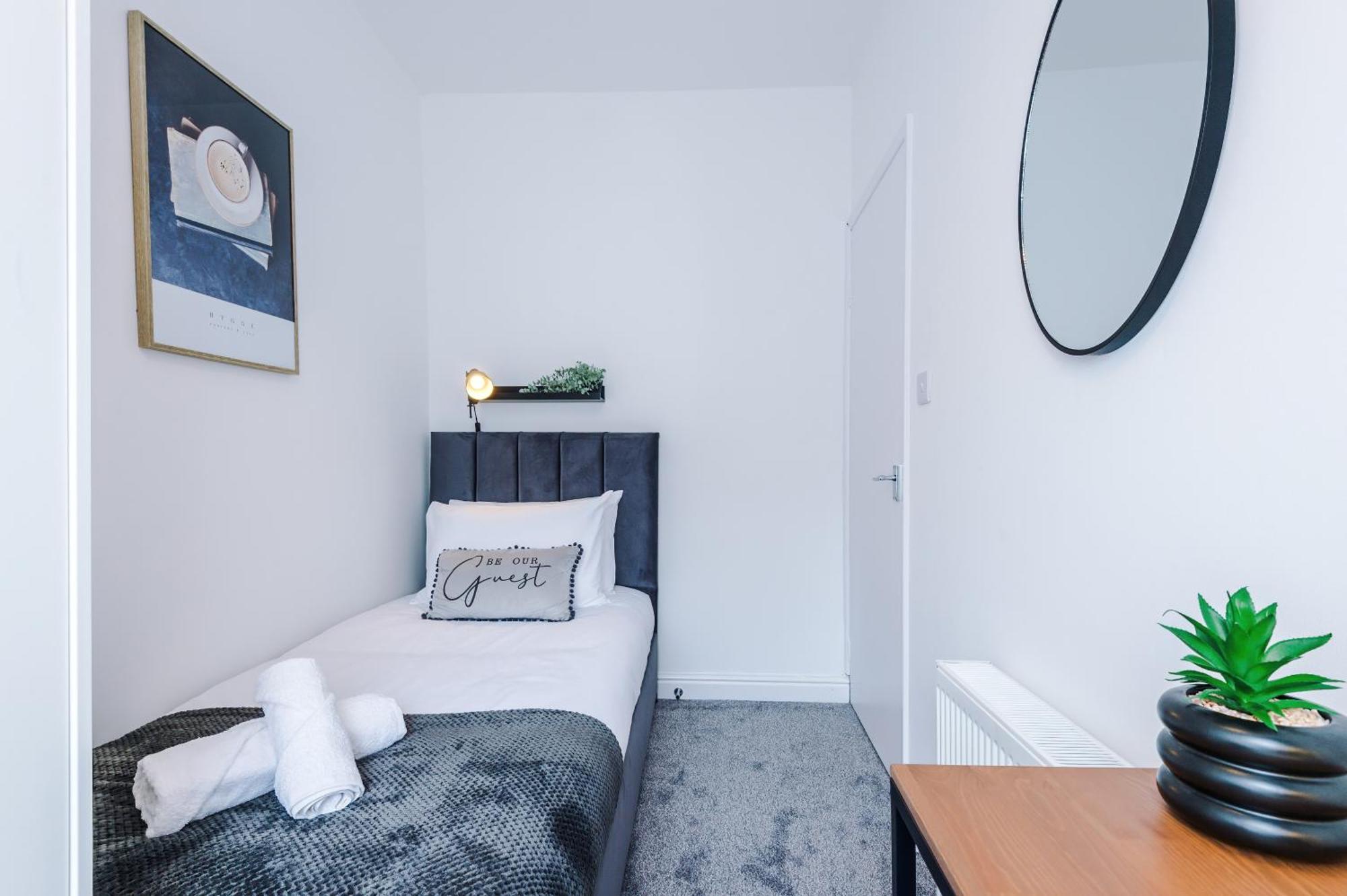 Modern Premium 3 Bed Hidden Gem - Central Location Μπάρνσλεϊ Εξωτερικό φωτογραφία