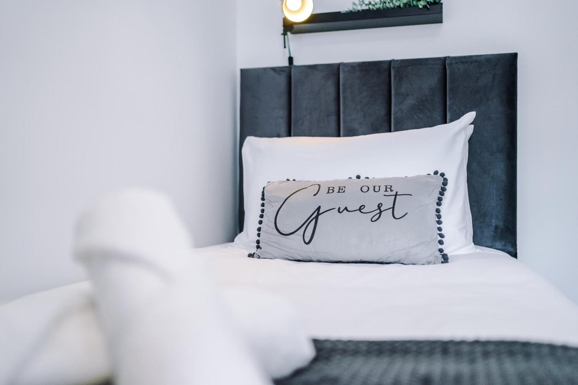 Modern Premium 3 Bed Hidden Gem - Central Location Μπάρνσλεϊ Εξωτερικό φωτογραφία
