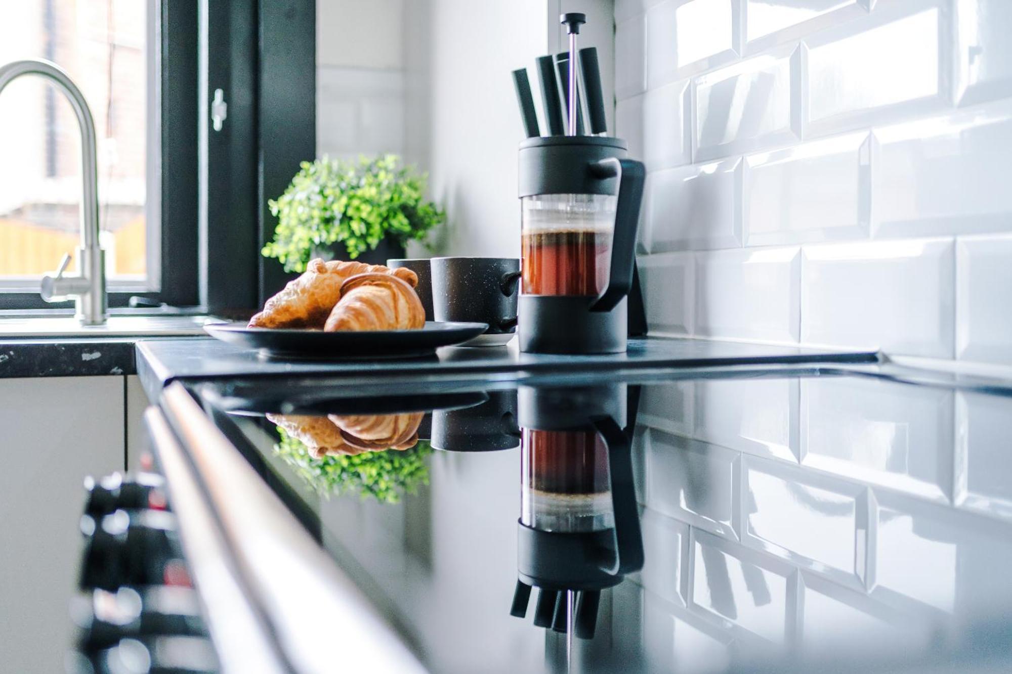 Modern Premium 3 Bed Hidden Gem - Central Location Μπάρνσλεϊ Εξωτερικό φωτογραφία
